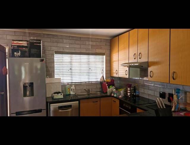 3 BEDROOM TOWNHOUSE FOR SALE IN RANGEVIEW EXT 4